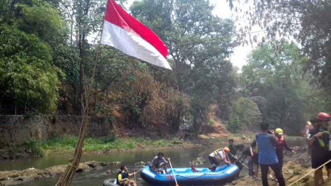 
					KCD menyelenggarakan kegiatan yang diberi nama Bebenah Ciliwung Jelang Musim Hujan.