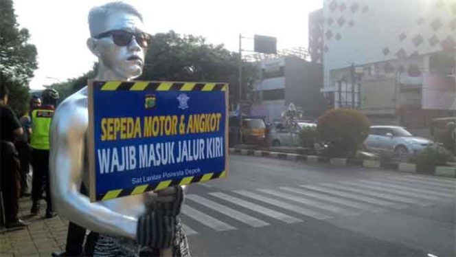 
					Sosialisasi Lalu Lintas di Jalan Margonda.