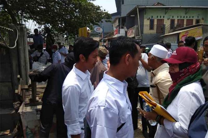 
					Gesekan antar warga acapkali terjadi hanya karena saling melakukan klaim atas tanah.