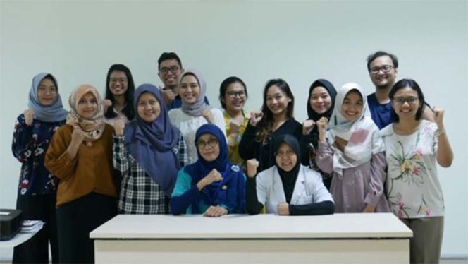 
					Para dokter internship yang sedang praktik di RSUD Kota Depok di Sawangan. 