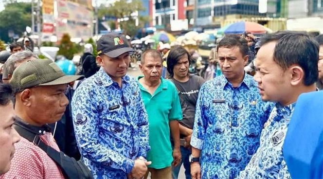 
					Wali Kota Bogor Bima Arya melakukan inspeksi mendadak ke kawasan Nyi Raja Permas Bogor.