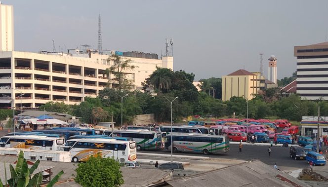 
					Kawasan Terminal Depok Dihijaukan