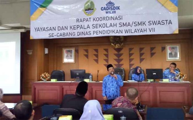 
					Suasasana rapat imbauan membuat tim BOS.