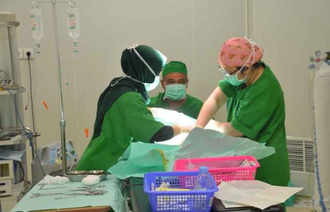 
					Puluhan Warga Ikuti Operasi Hernia