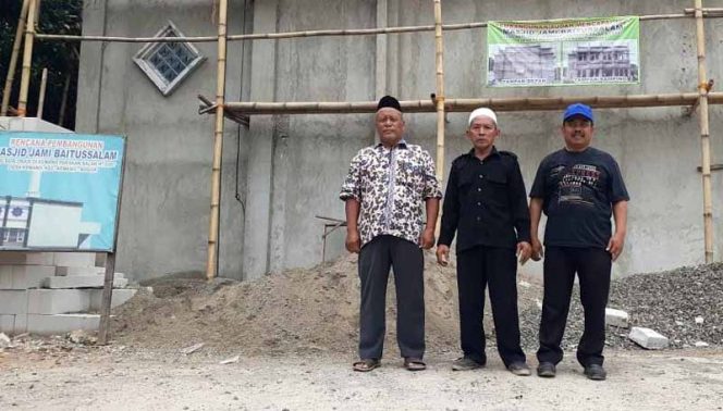 
					Pembangunan Mesjid Baitusallam diatas luas lahan 1000 meter.