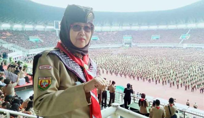 
					Euis Nurhayati, Ka Kwarran Bojongsari saat menghadiri pembukaan Jambore tingkat Provinsi Jawa Barat, beberapa waktu lalu di Lapangan Pakansari, Kabupaten Bogor.