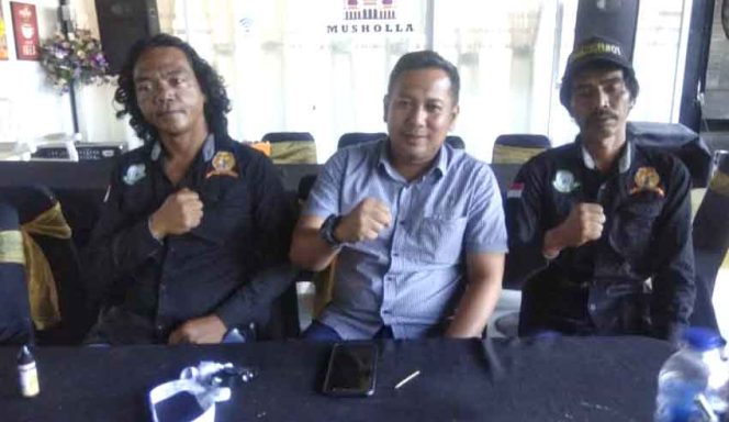 
					Organisasi Massa Forum Bekasi Rempuk (FBR) Kota Bekasi.