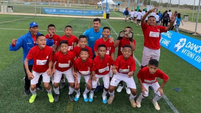 
					Akhirnya tim sepak bola junior Indonesia yang diwakili FOSSBI Rajawali Muda bisa kembali tampil di babak Semifinal Danone Nation Cup 2019 di Barcelona, Spanyol.