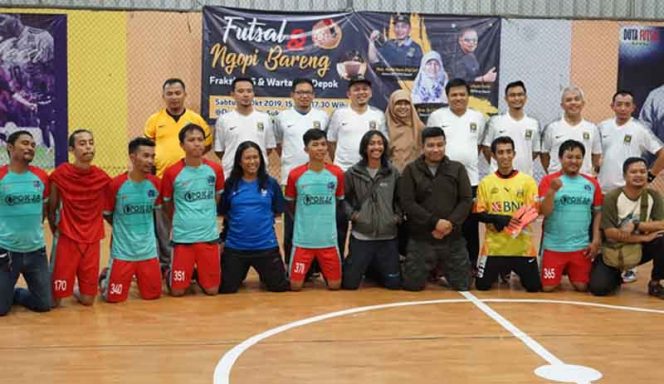 
					Usai pertandingan tim Pokja Wartawan dengan Fraksi PKS pose bersama.