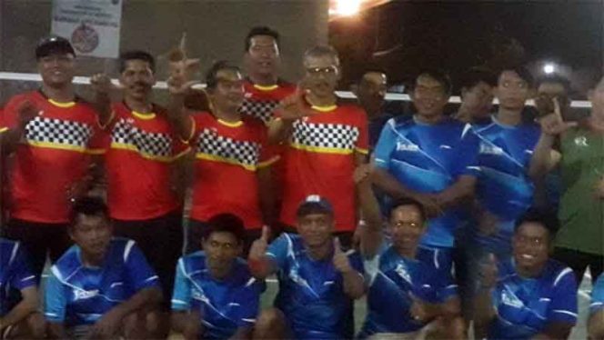 
					Camat Limo, Zainudin (empat kanan)bersama jajarannya pose bersama usai Launching Gerobak di Meruyung.