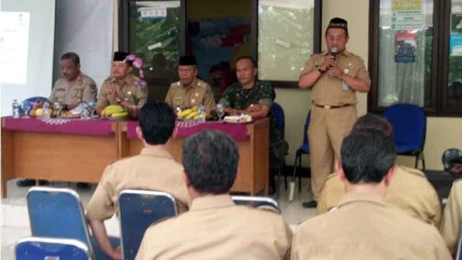 
					Evaluasi kesiapan akhir pelaksanaan MTQ ke-20 tingkat Kota Depok. Pertemuan di Kelurahan Sawangan Baru, Kecamatan Sawangan.