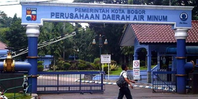 
					Proyek double track atau rel ganda PT.KAI jalur Bogor - Sukabumi juga memgancam Perusahaan Daerah Air Minum (PDAM) Tirta Pakuan mengalami kerugian capai Rp100 Miliar.