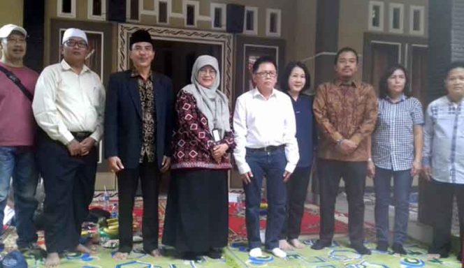 
					Pertemuan pedagang Pasar Kemirimuka, perwakilan Pemkot dan pihak terkait.