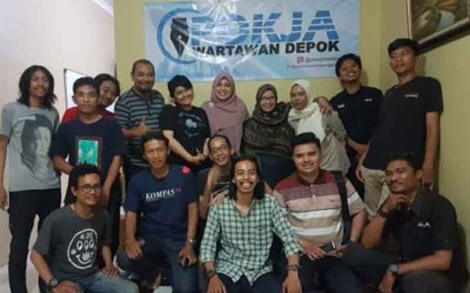 
					Suasana silaturahmi wartawan Pokja dengan anggota DPRD Kota Depok, Tengku Farida Rachmayanti.