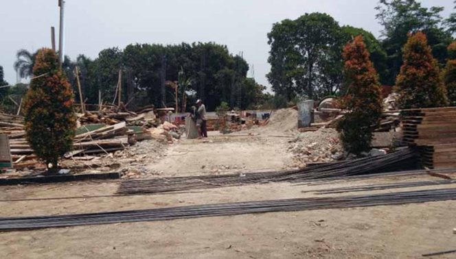
					SDN Curug 01 gedung lama rata dengan tanah, karena dibangun kembali dua lantai.