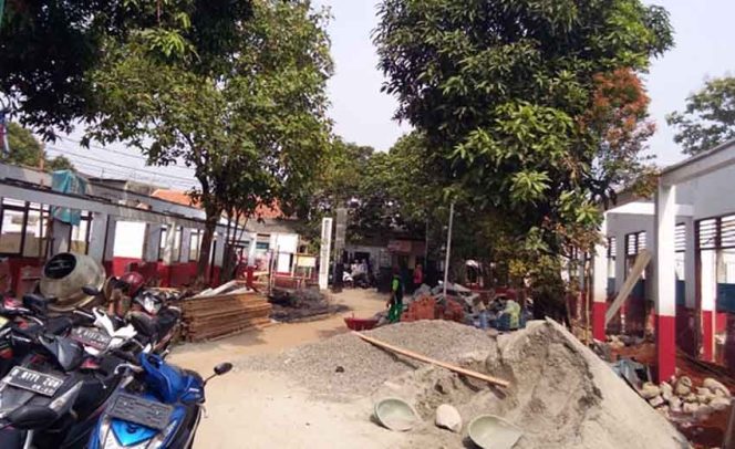 
					Inilah SDN Cinangka 02 yang dibangun 6 lokal, konstruksi dua lantai.