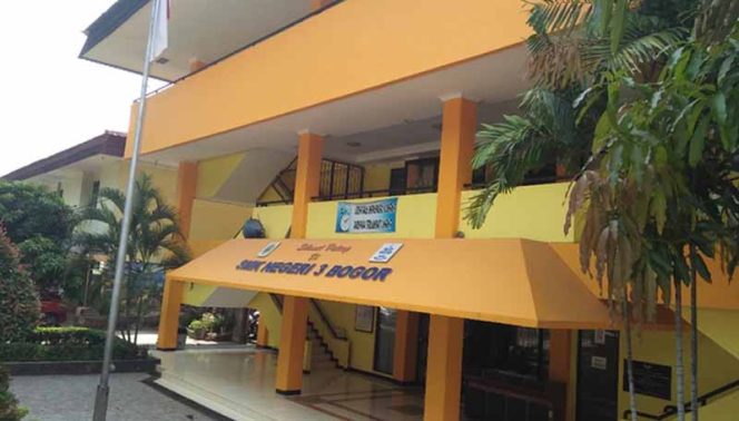 
					Gedung SMKN 3 Kota Bogor tampak klimis