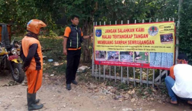 
					TPS liar yang ditutup di kawasan Limo. 
