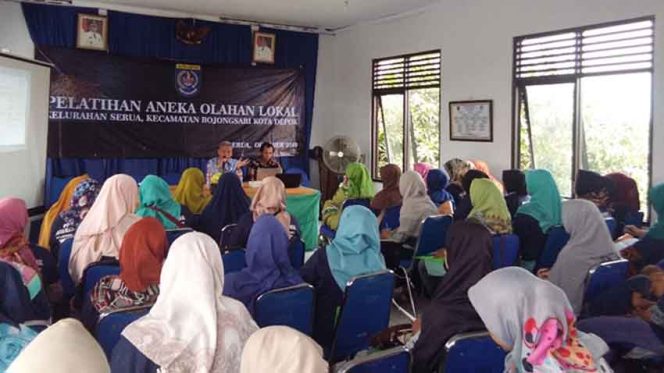 
					Pelatihan makanan olahan di Kelurahan Serua.
