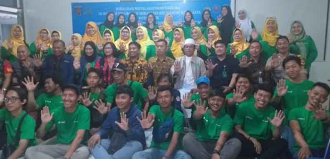 
					Peserta sosialisasi penyuluhan bahaya narkoba pose bersama.
