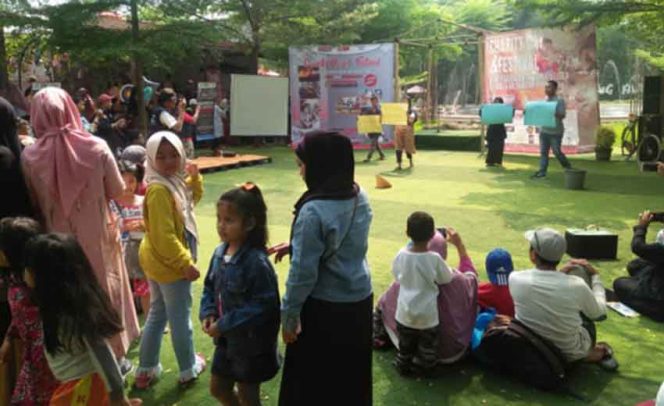 
					Suasana penggalangan dana untuk korban karhutala di D’ Kandang  Amazing Farm di kawasan Pasir Putih.