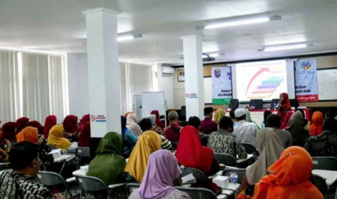 
					Suasana sosialisasi RW Ramah Anak.