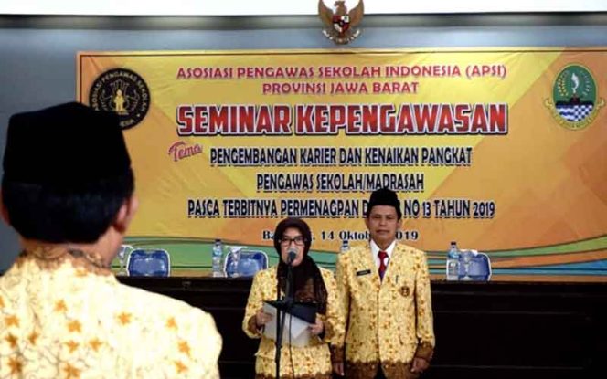 
					Seminar kepengawasan sekolah madrasah, 
