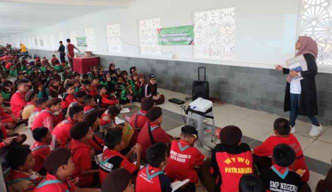 
					Suasana Jambore Cabang (Jamcab) VI Gerakan Pramuka Kota Bogor, di Kampus Bogor Center School Asokal Hajar (Boash), Jalan Atang Senjaya, Kabupaten Bogor.