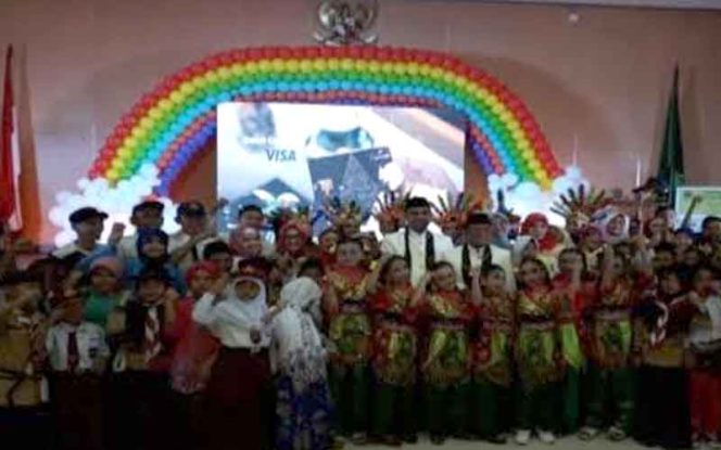 
					Bupati Bekasi Apresiasi Pencanangan Pendidikan Berkarakter