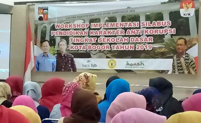 
					Suasana sosialisasi implementasi silabus pendidikan karakter anti korupsi.