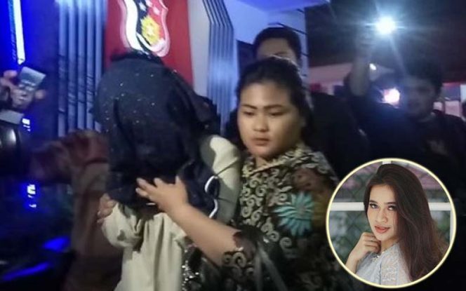 
					Kasus prostitusi online yang melibatkan eks finalis Putri Pariwisata 2016.