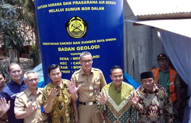 
					Desa Mekarwangi Terima Sumur Bor