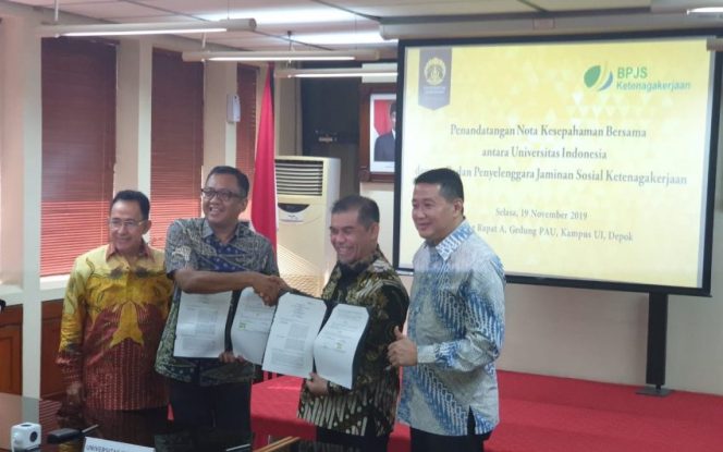 
					Penandatanganan Perjanjian Kerja Sama (PKS) antara Program Pendidikan Vokasi UI dengan BPJAMSOSTEK di Gedung Pusat Administrasi Universitas Indonesia.