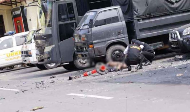 
					Ledakan terjadi di Mapolrestabes Medan di Jalan HM Said Medan, sekitar pukul 08.45 WIB.