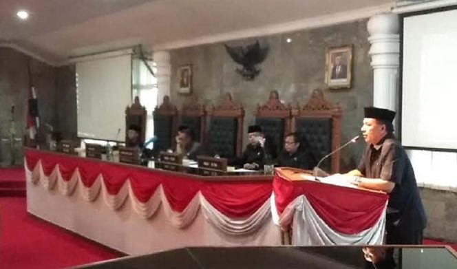 
					Ketua Fraksi PDI-P, Gagan Rachman Suparman