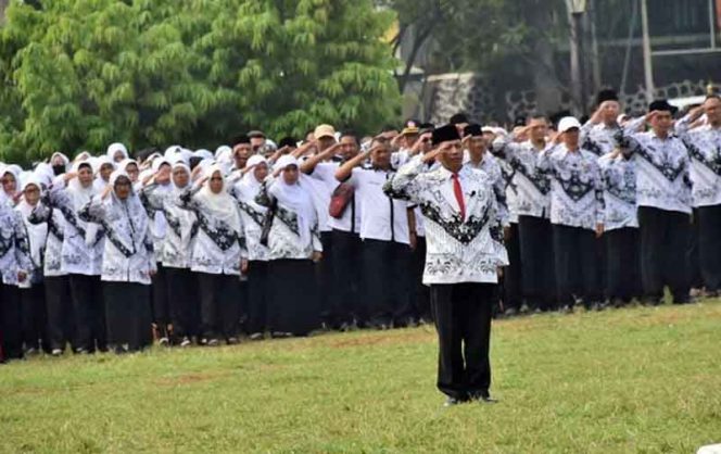
					Para guru di Kabupaten Bogor saat upacara HUT ke-74 PGRI dan Hari Guru 2019. 