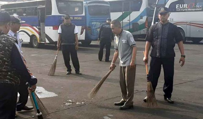 
					UPTD Terminal dan Pedagang Rutin Gelar Jumsih