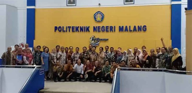 
					Foto Bersama seluruh anggota senat PNJ dan Anggot Senat Polinema saat kunjungan kerja.