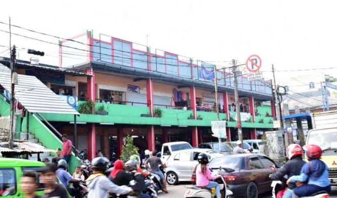
					Pasar Gunung Batu yang berada di Jalan Mayjen Ishak Djuarsa, Bogor Barat.
