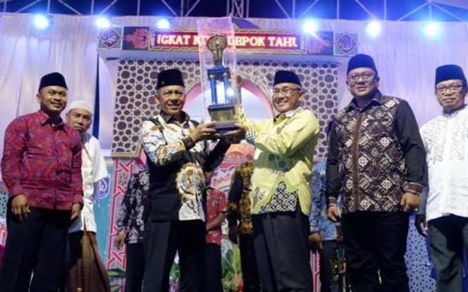 
					Wali Kota Depok, Mohammad Idris mengajak umat Islam di Kota Depok untuk menjadikan Alquran sebagai pedoman hidup.