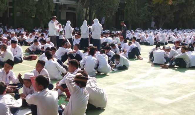 
					SMPN 32 Bekasi Budayakan Membaca Bagi Siswa