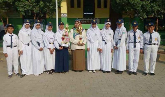 
					SMPN 57 Bekasi berhasil mengharumkan nama sekolah dan Kota Bekasi lewat prestasi.