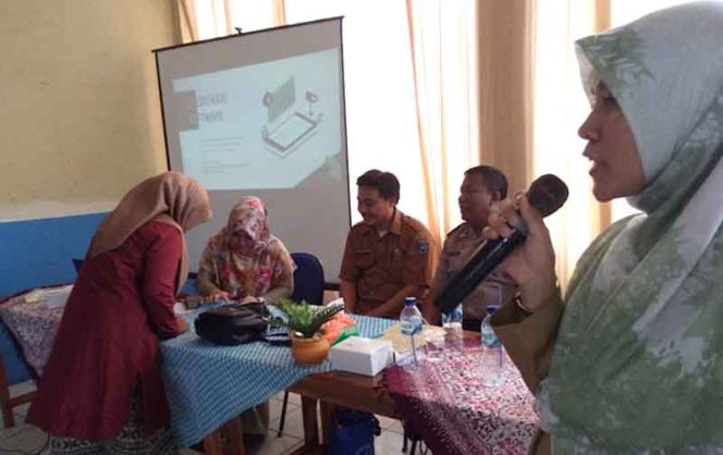 
					Sosialisasi pelatihan sanitasi total berbasis masyarakat (STBM) di Kelurahan Pasir Putih, Kecamatan Sawangan, Selasa (26/11).