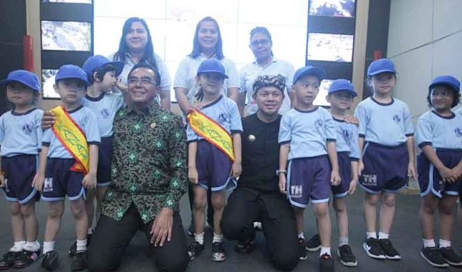 
					Wali Kota Bogor Bima Arya menerima langsung Tim Penilai Lomba Sekolah Sehat (LSS) Berkarakter tingkat Provinsi Jawa Barat,  di Balai Kota Bogor.