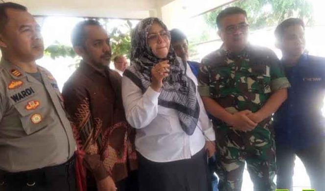 
					Camat Tambelang, Kabupaten Bekasi,  Firzawati akan terus turun ke desa-desa.