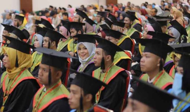 
					Ratusan mahasiswa Universitas Djuanda (Unida) Bogor diwisuda.