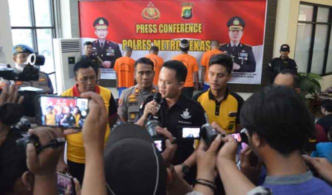 
					AKBP Rizal Marito saat konferensi pers di Lobi Mapolres Cikarang Utara.
