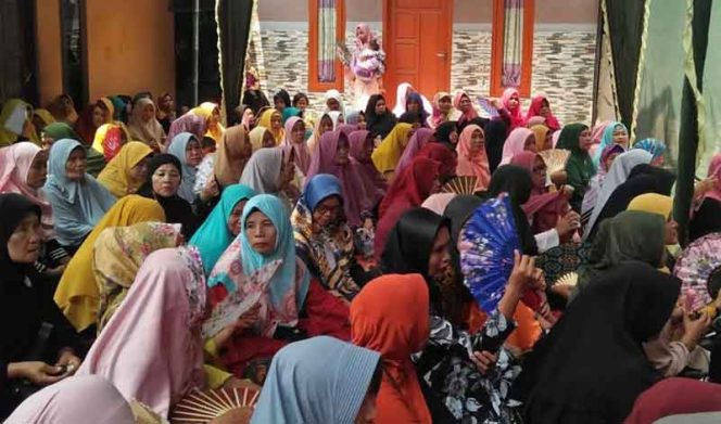 
					Perayaan Maulid Nabi Muhammad SAW di Majelis Taklim Al Uswah.