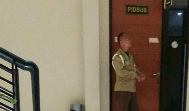 
					Suasana Ruang Pidana Khusus (Pidsus) Kejaksaan Negeri Depok, dijaga petugas beberapa waktu lalu..