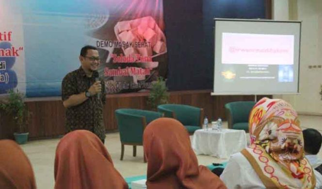 
					Seminar Dampak Negatif Penggunaan Gadget pada Anak, di Aula Housin 1 Indocement, Kecamatan Citereup, Kabupaten Bogor.